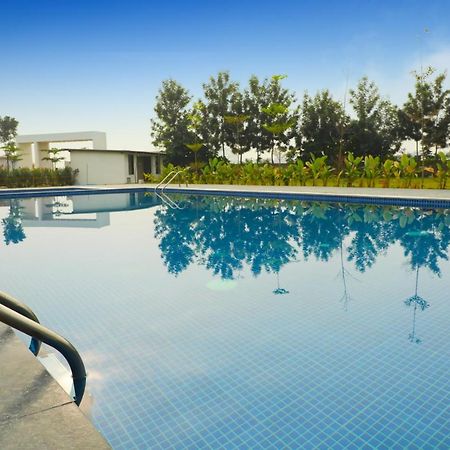 Veerdency Luxury Resort & Hotel Pure Veg Бангалор Екстериор снимка